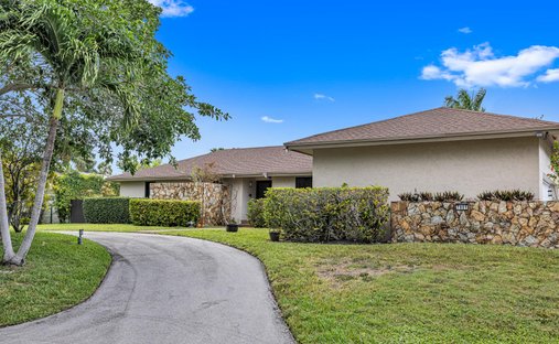 Co Op in Cutler Bay, Florida, United States 1