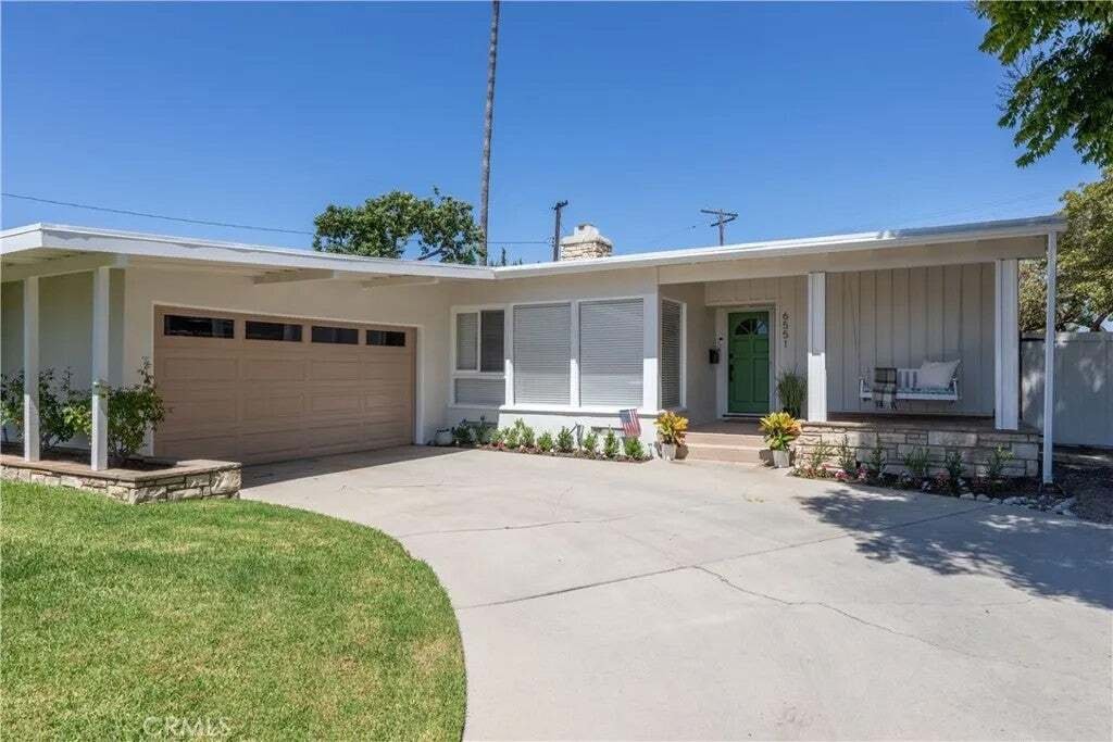 House in Signal Hill, California, United States 2 - 18676945