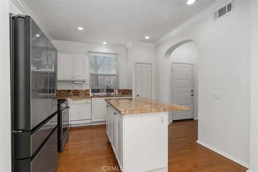 Condo in Irvine, California, United States 5 - 18677032