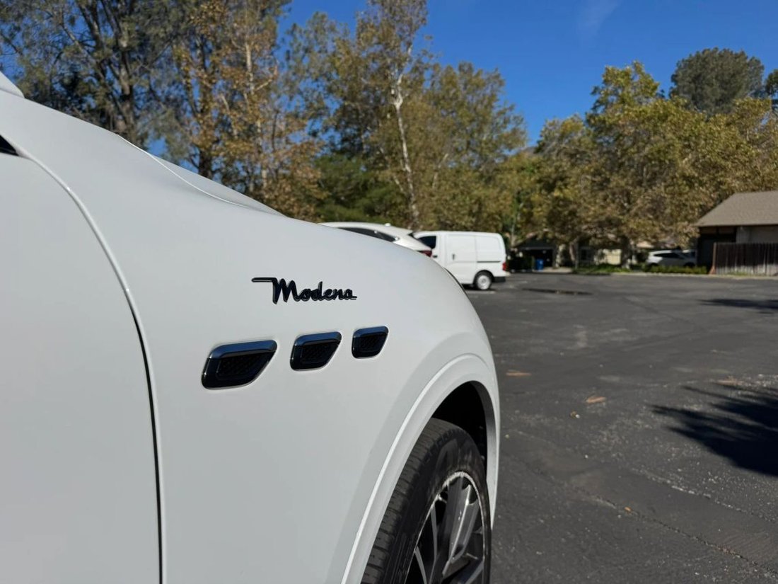 Suv in Los Angeles, CA, United States 4 - 18678041