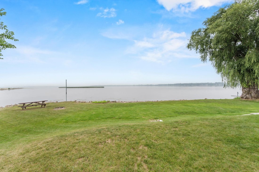 Winneconne, Wisconsin, United States 3 - 18678306