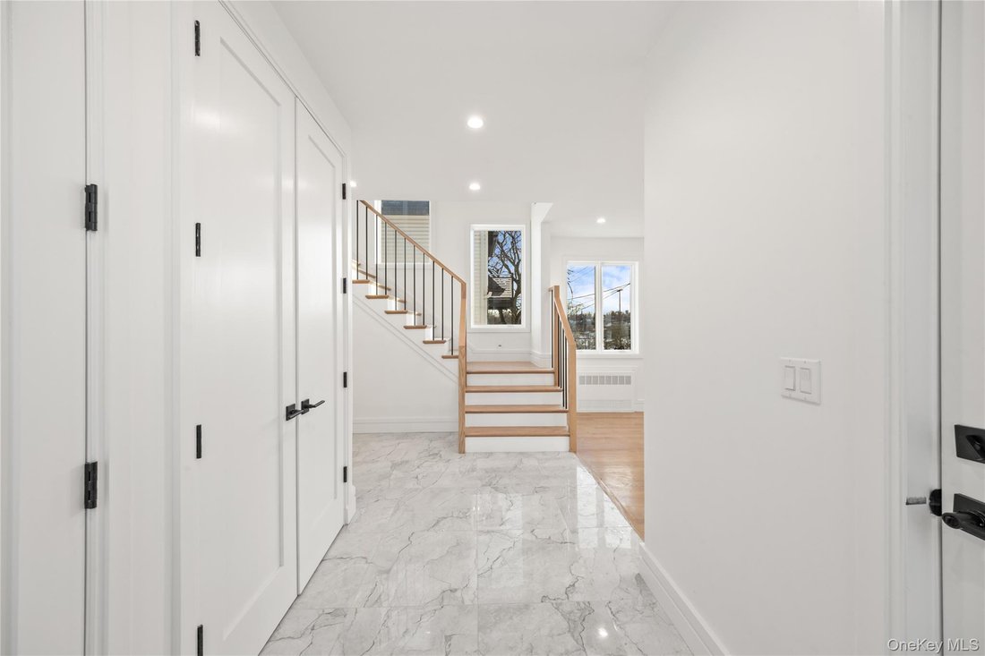 Condo in Spring Valley, New York, United States 3 - 18676099