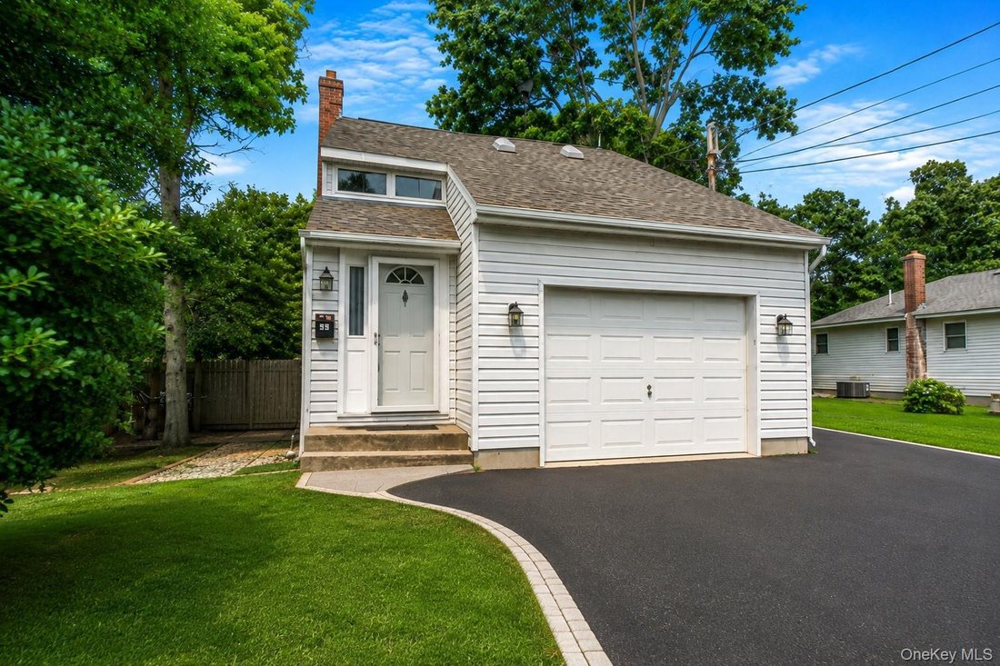 House in East Patchogue, New York, United States 1 - 18677540
