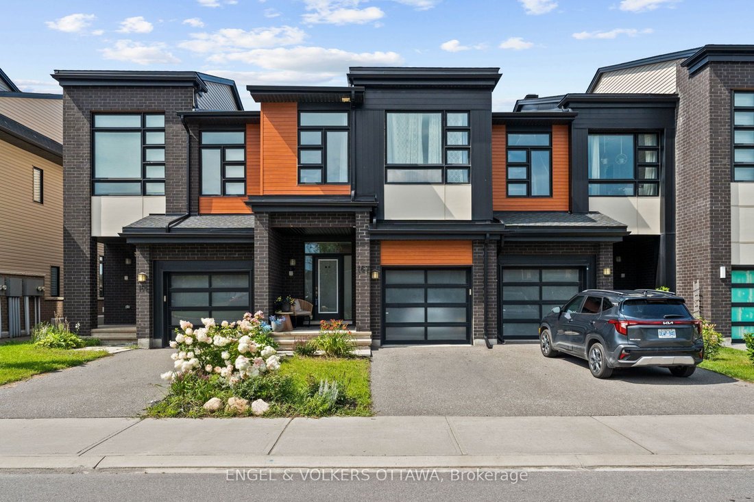 Townhouse in Ottawa, Ontario, Canada 1 - 18677701