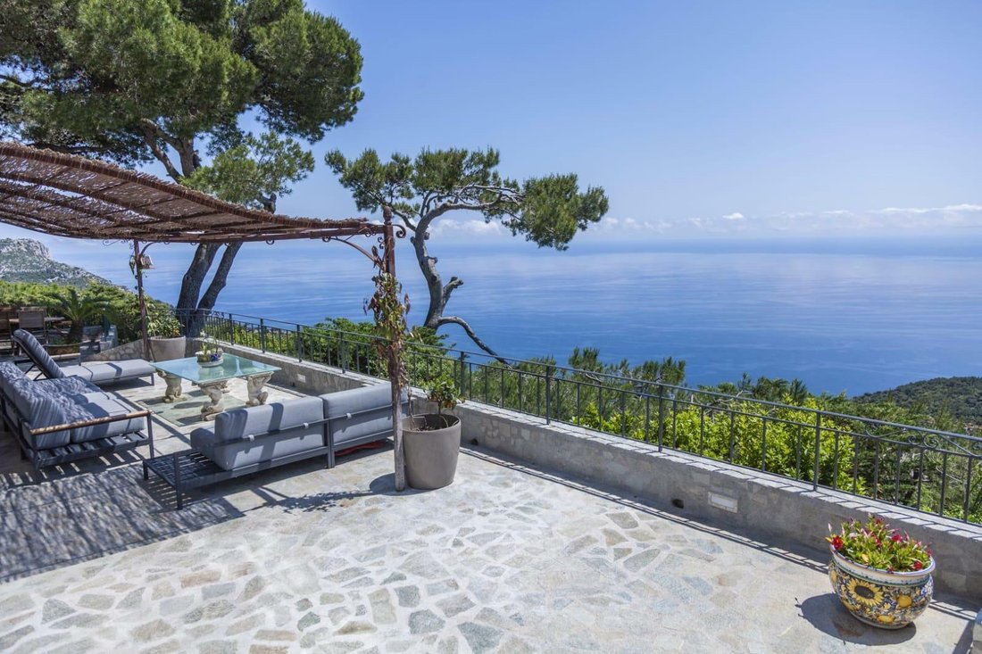Villa in Èze, Provence-Alpes-Côte d'Azur, France 1 - 18678765