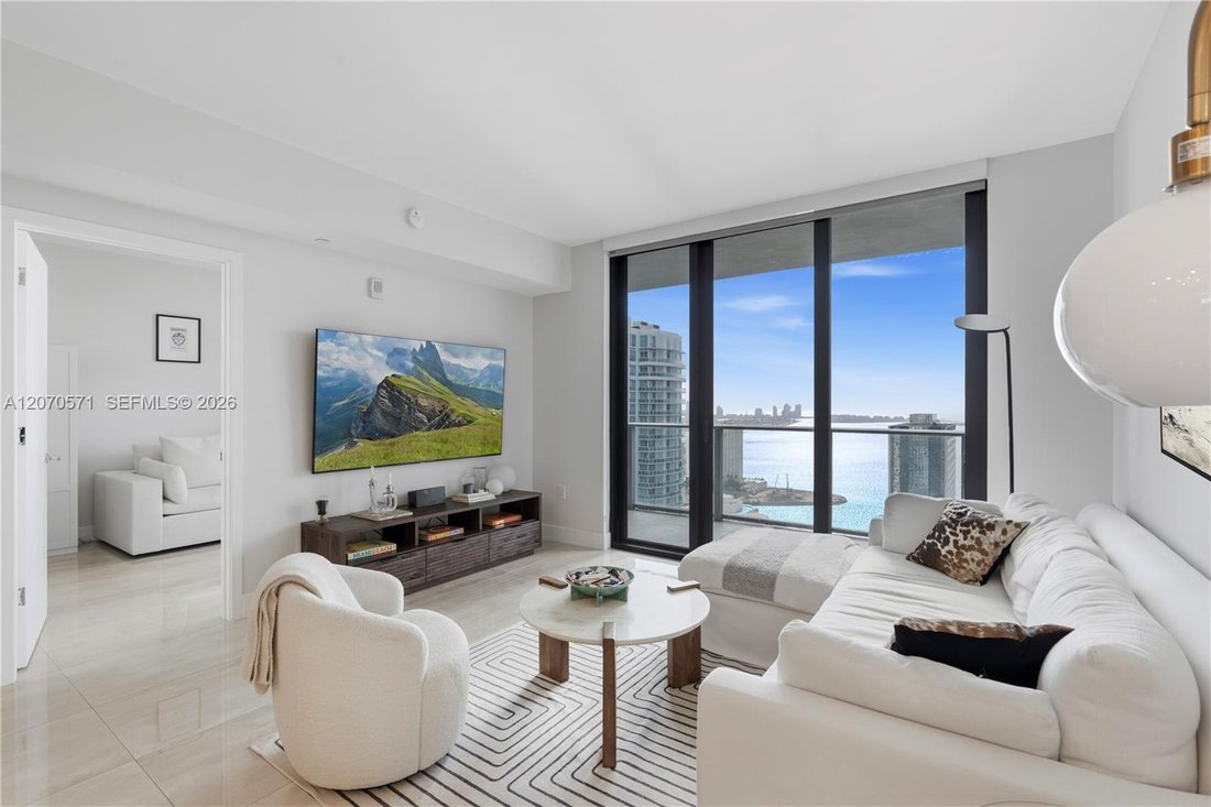 Condo in Miami, Florida, United States 1 - 18677499