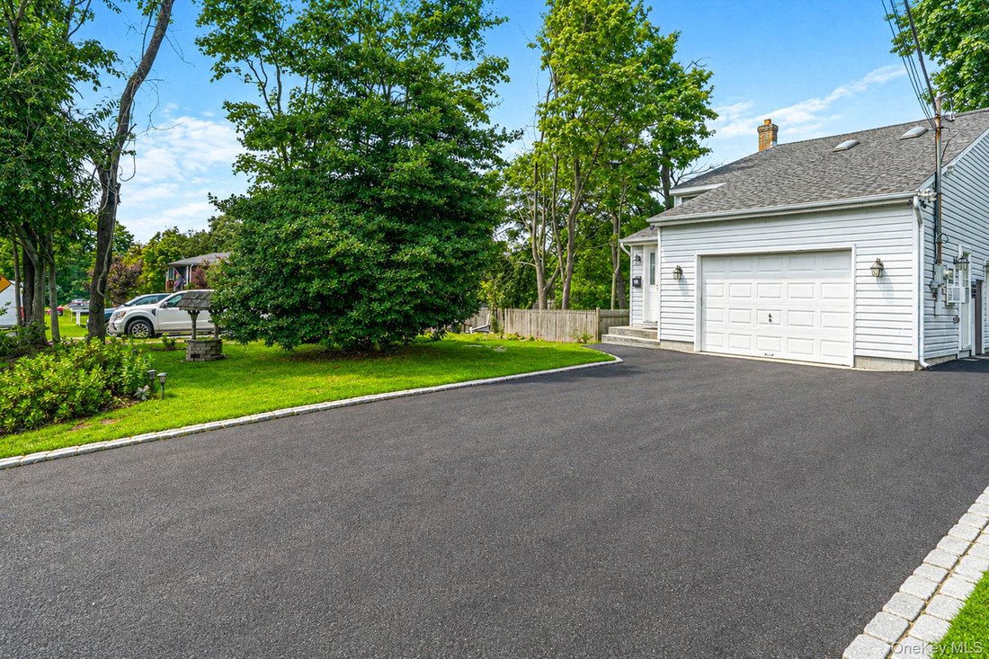 House in East Patchogue, New York, United States 3 - 18677540