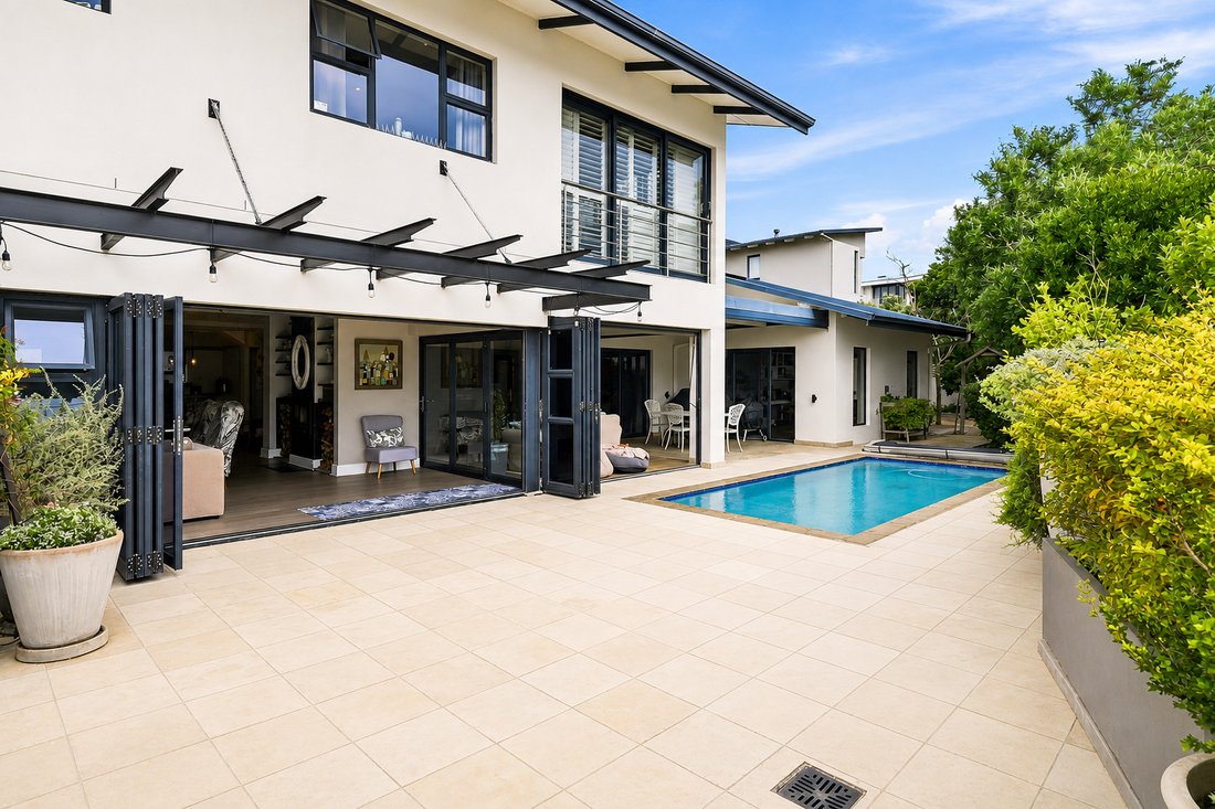 House in Tokai, Muizenberg Mountains, Cape Town 1 - 18675282