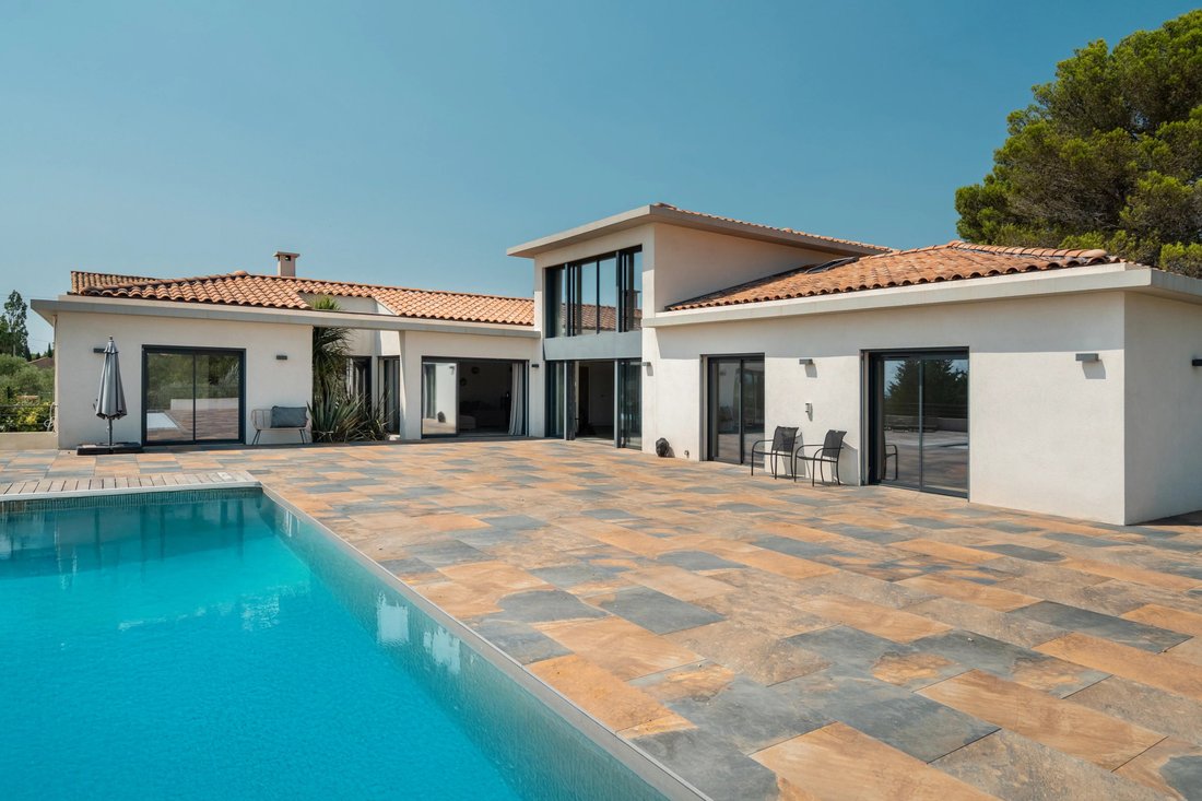 House in Granettes-Jauberte-Sainte Anne, Aix-en-Provence, France 1 - 18502136