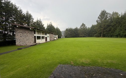 Terreno a Los Saucos, Stato del Messico, Messico 1