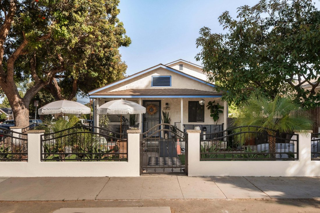 Santa Barbara, California, United States 1 - 18675698