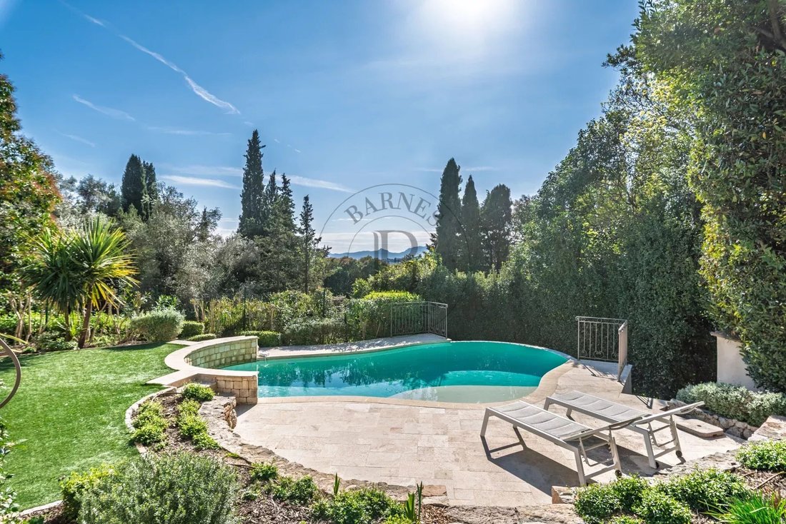 Villa in Mougins, Provence-Alpes-Côte d'Azur, France 1 - 18675055