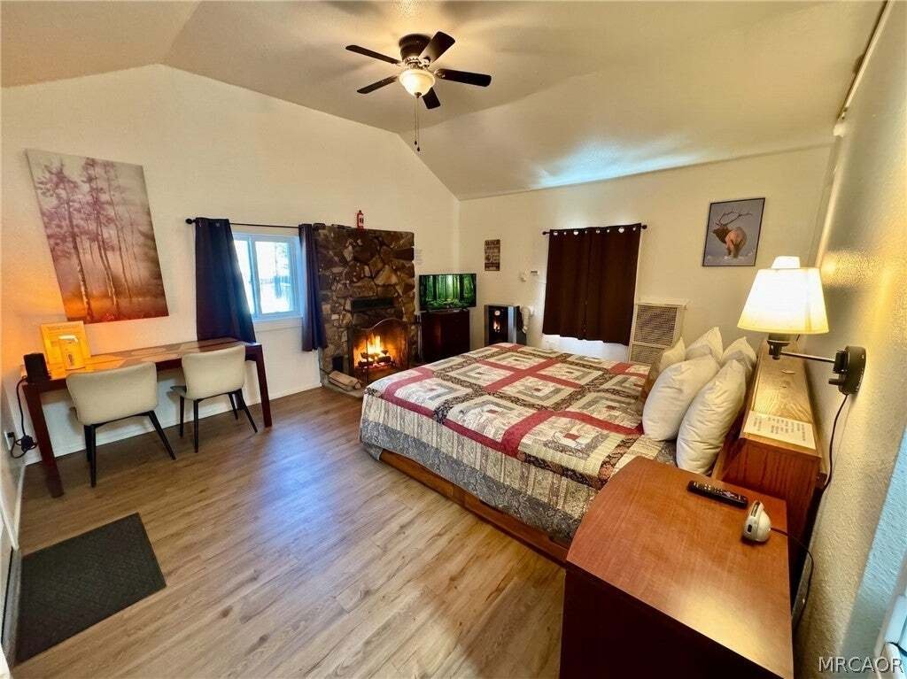 Big Bear Lake, California, United States 5 - 18675763