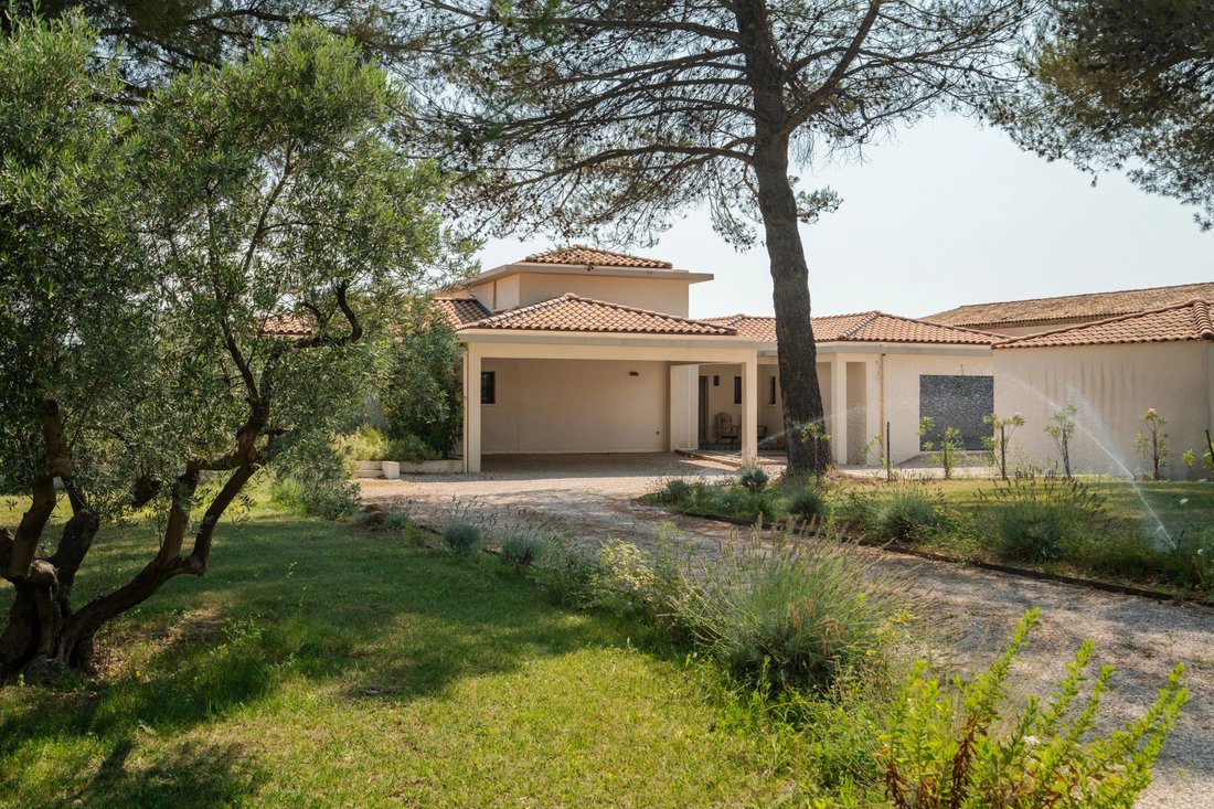 House in Granettes-Jauberte-Sainte Anne, Aix-en-Provence, France 2 - 18502136