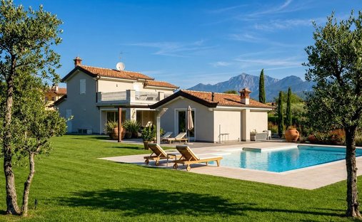 House in Pietrasanta, Tuscany, Italy 1