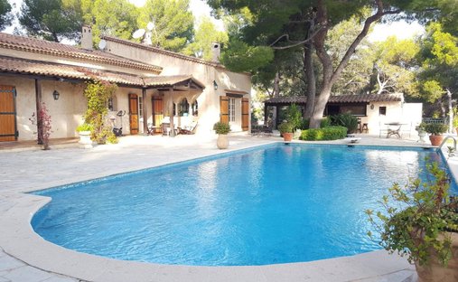 Villa in Brusquet-Retenaou-Devens, Vallauris, France 1