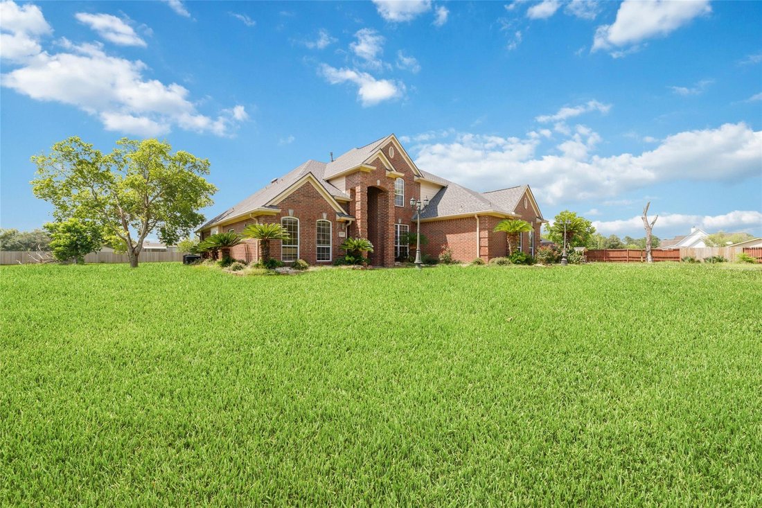 House in Alvin, Texas, United States 5 - 18677369
