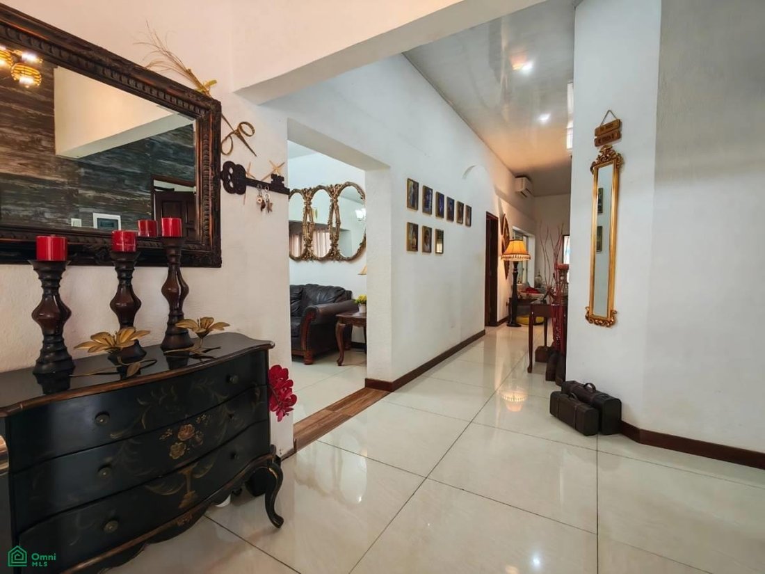 Casa en Santa Cruz de la Sierra, Departamento de Santa Cruz, Bolivia 2 - 17730854