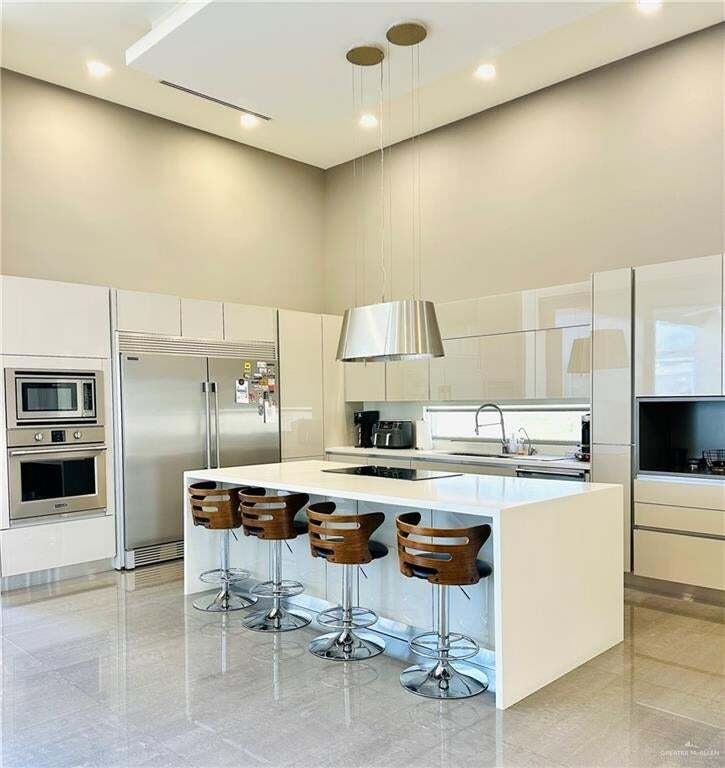 House in McAllen, Texas, United States 3 - 18676841