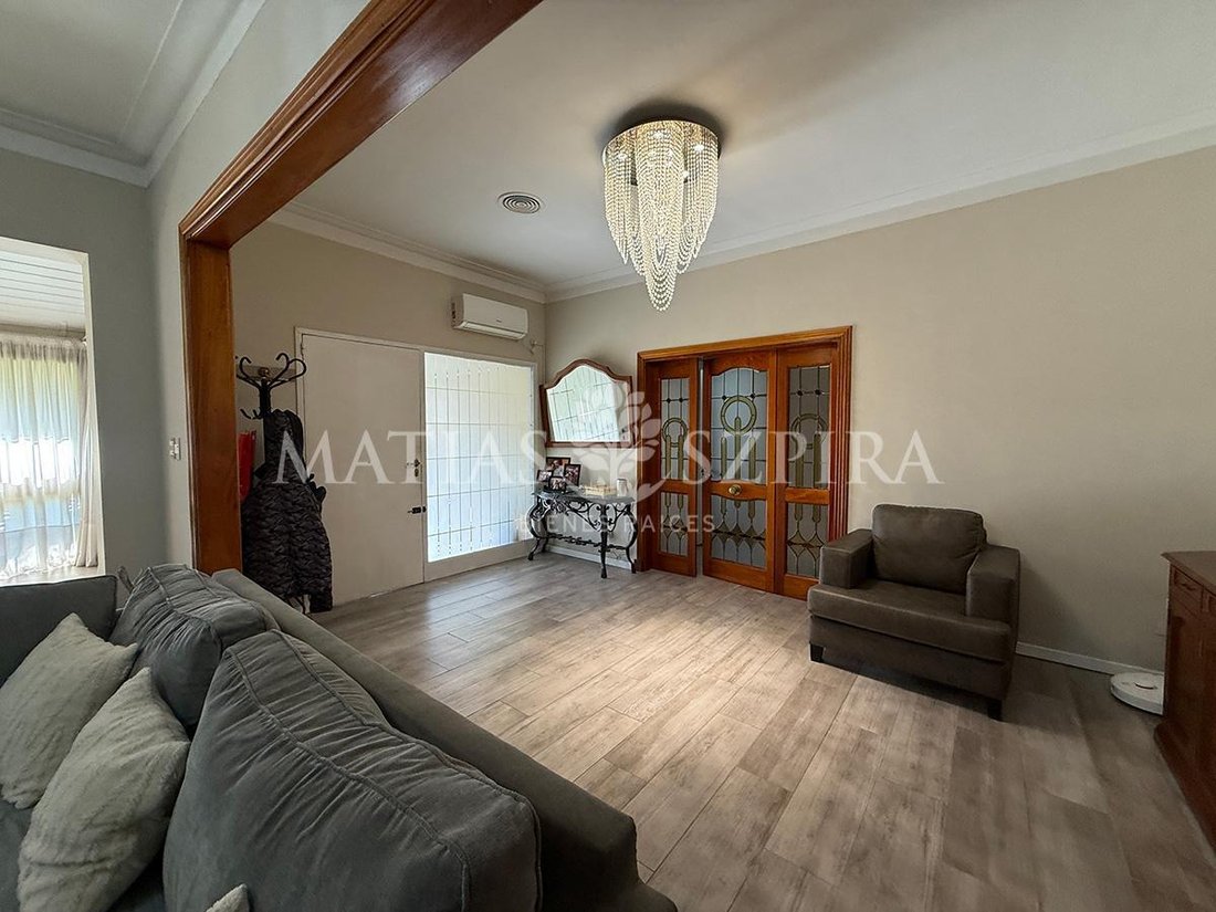 House in Castelar, Buenos Aires Province, Argentina 5 - 18675079