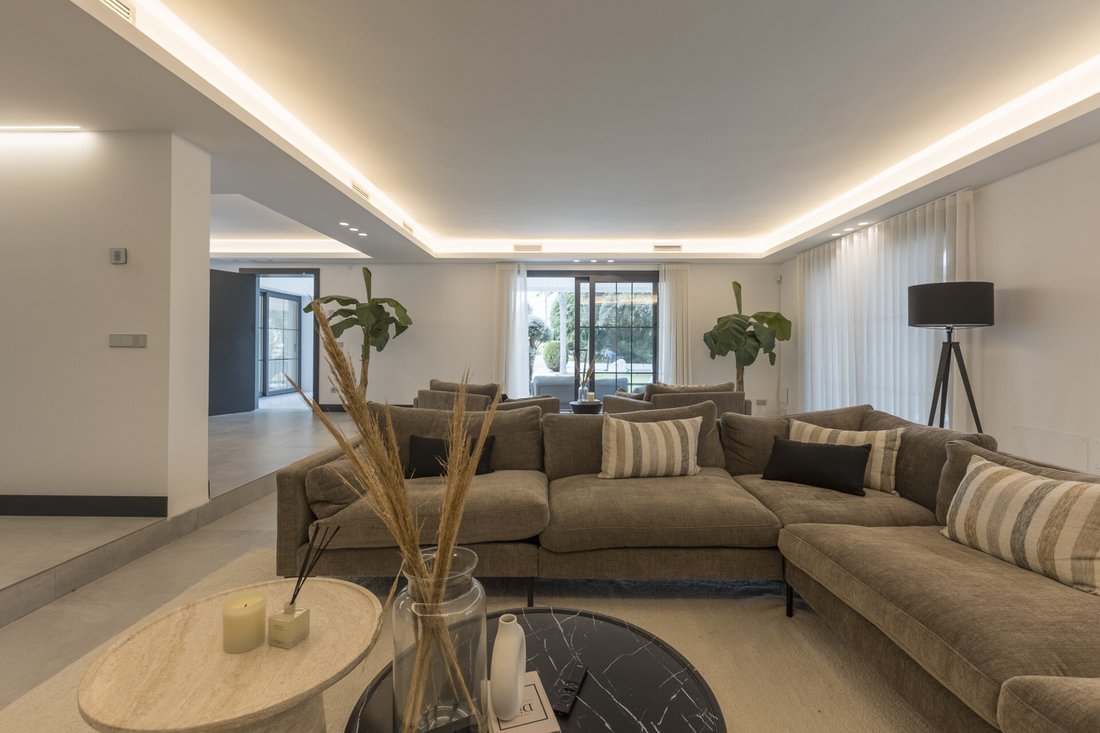 Villa in Elviria-Cabopino, Marbella, Spain 3 - 18674674