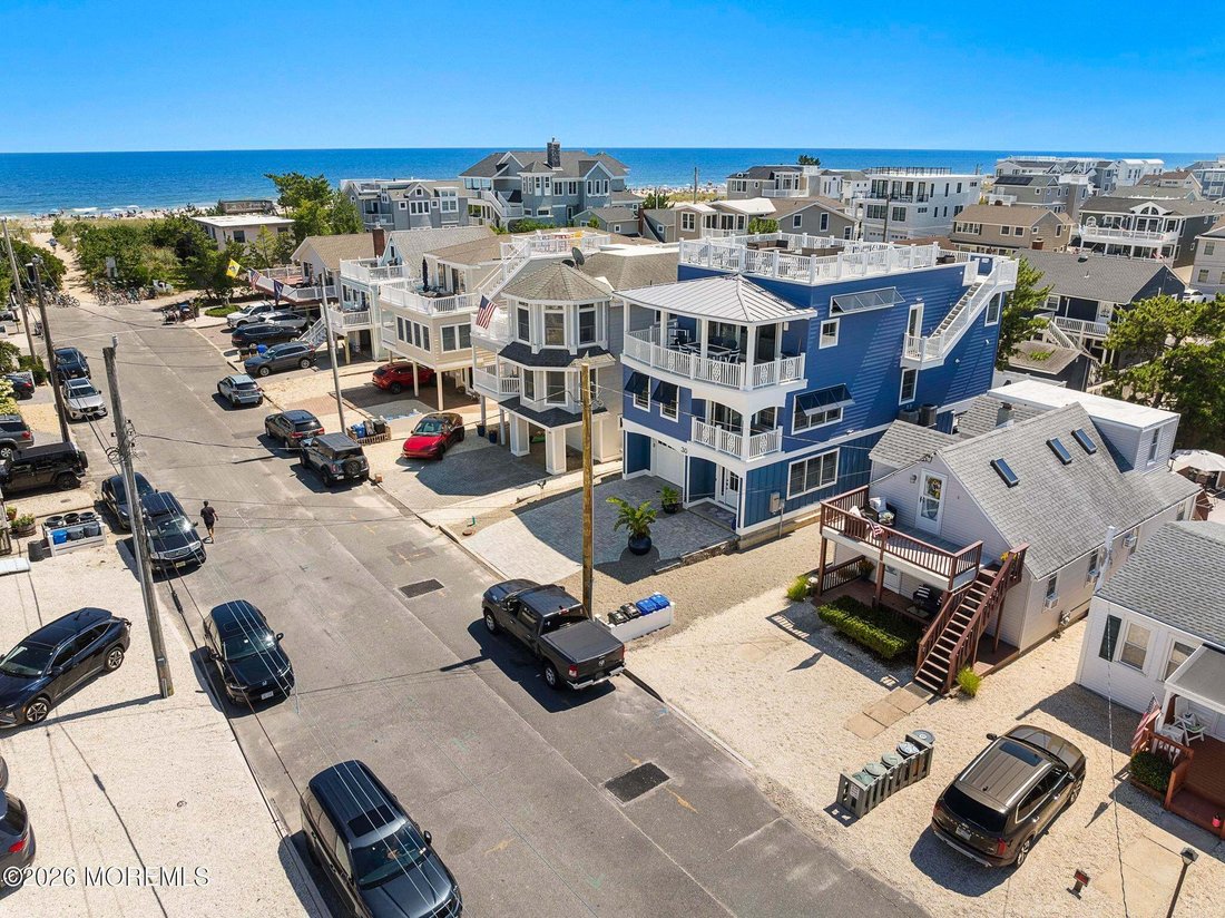 House in Ship Bottom, New Jersey, United States 2 - 18678694