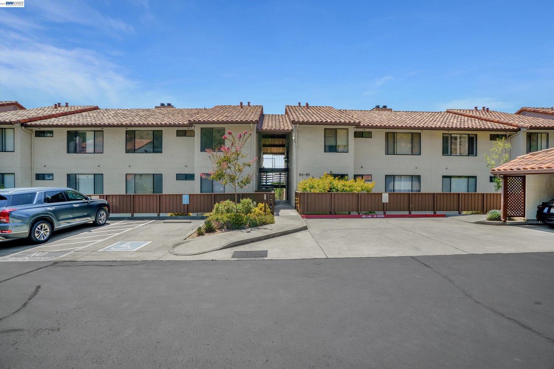 Condo in Hayward, California, United States 2 - 18677376