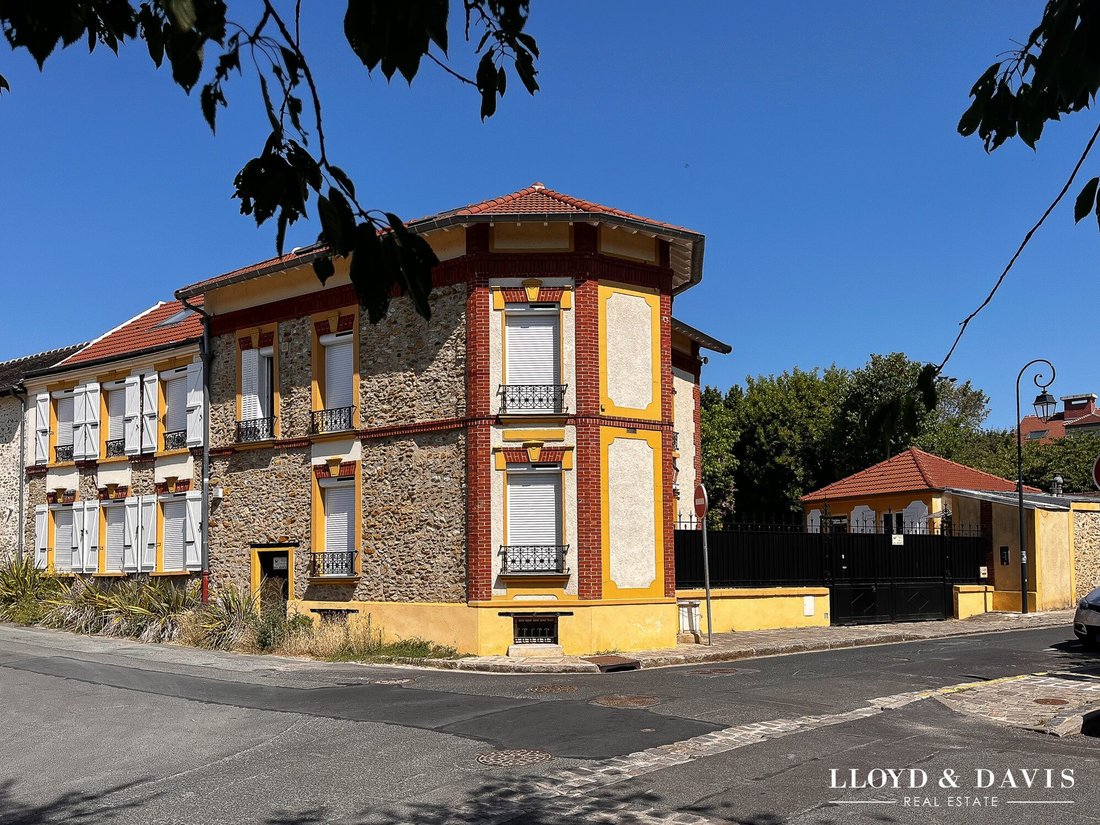 House in Vieux Village-Murs du Parc, Marolles-en-Brie, France 2 - 18678377