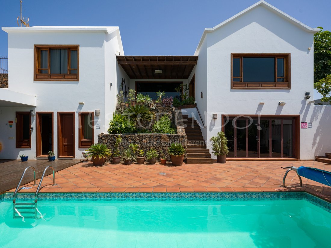 Villa in Arrecife, Canary Islands, Spain 1 - 18114743