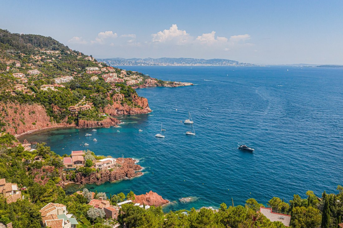 House in Théoule-sur-Mer, Provence-Alpes-Côte d'Azur, France 2 - 18675654
