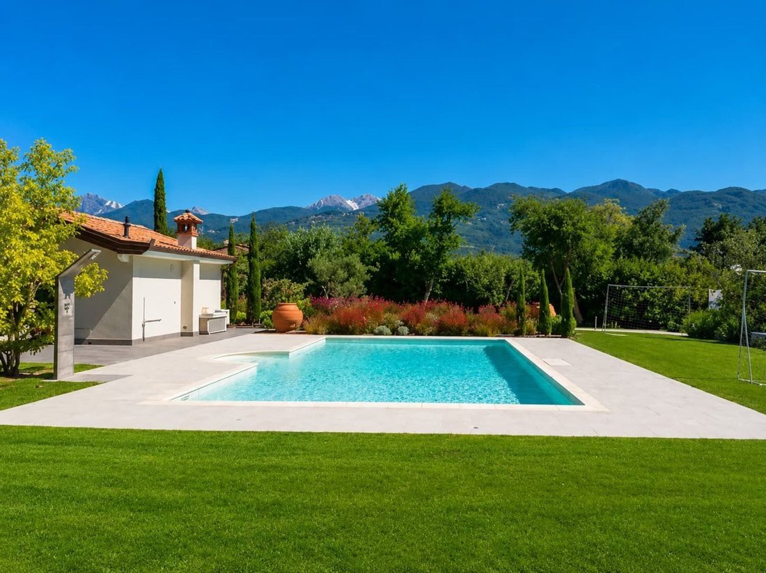 House in Pietrasanta, Tuscany, Italy 2 - 18677814