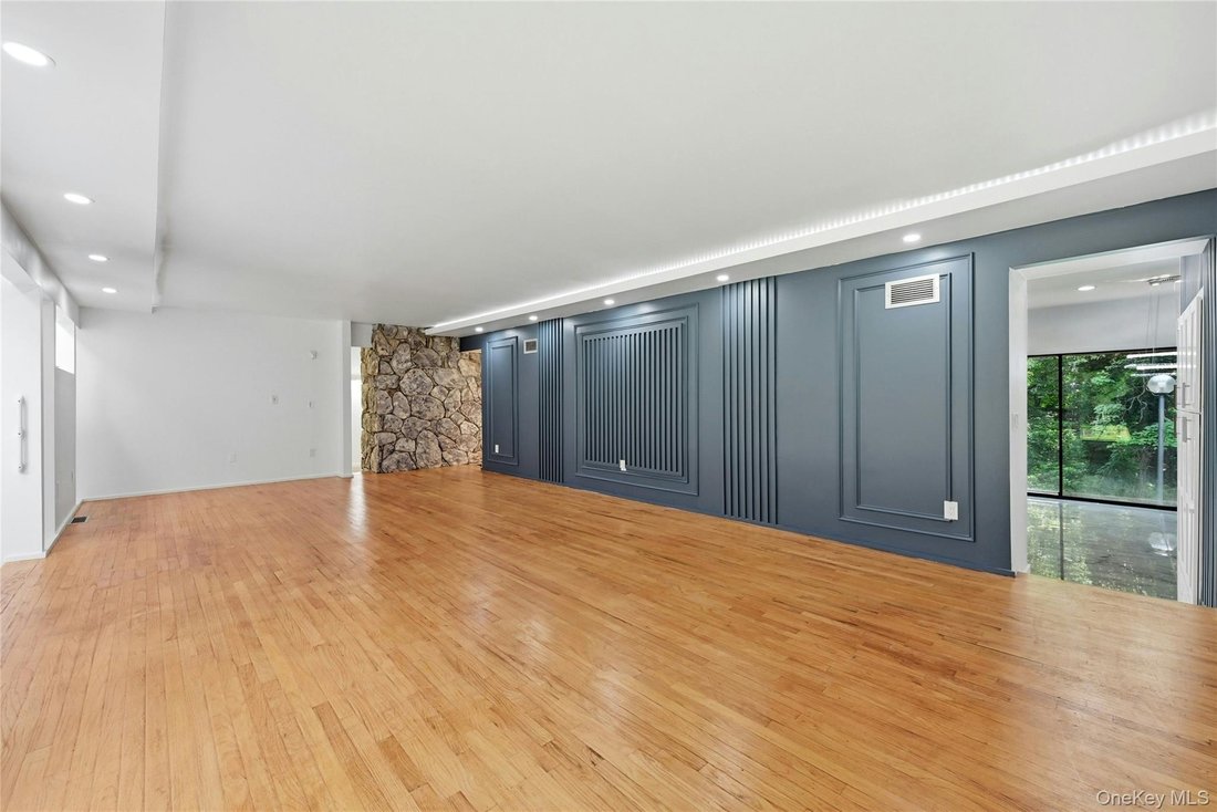 House in Port Jefferson, New York, United States 5 - 18677467