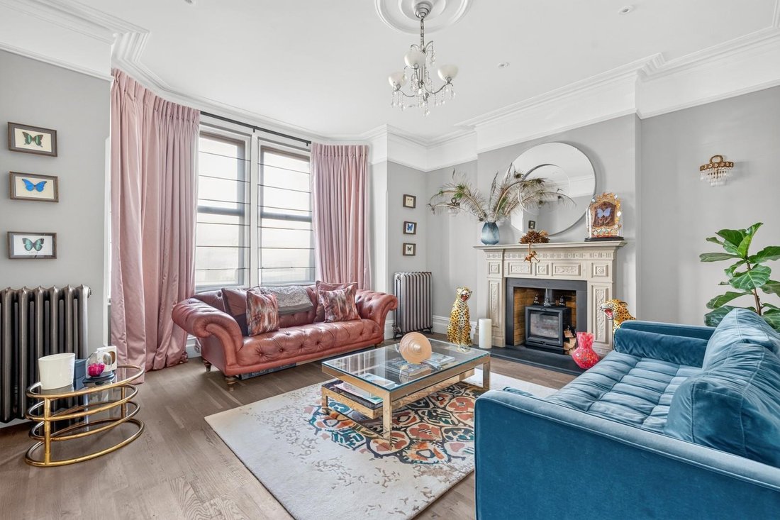 House in West Acton, Ealing, England 4 - 18674655