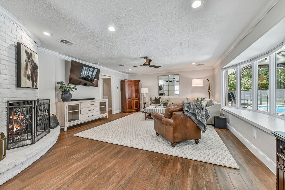 House in Friendswood, Texas, United States 3 - 18677328