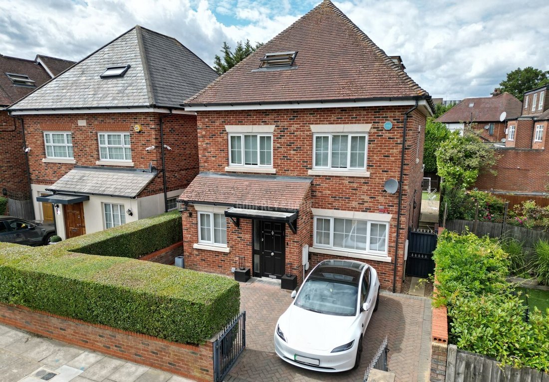 House in Barnet, England 1 - 18675791