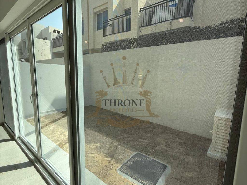 Townhouse in Damac Hills 2, Dubai, United Arab Emirates 2 - 18674825