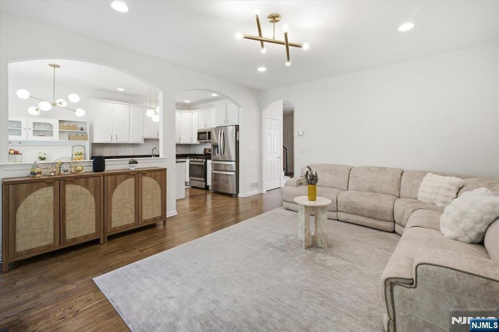 Townhouse in Cedar Grove, New Jersey, United States 5 - 18676036