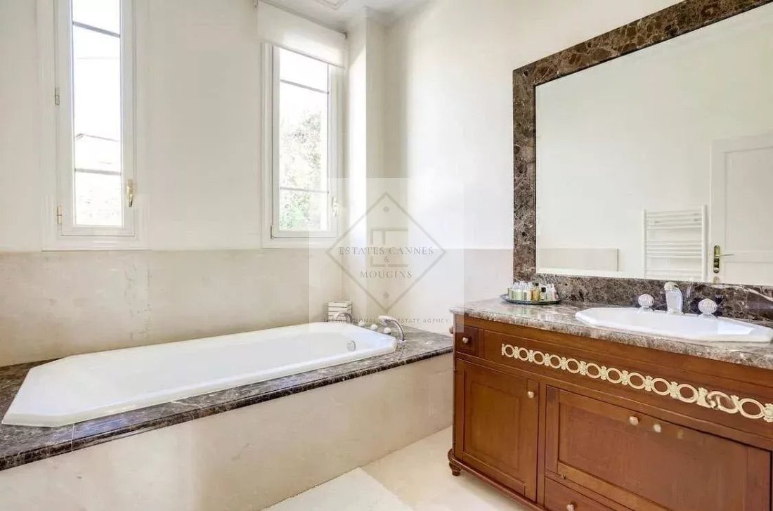 House in Montfleury, Cannes, France 4 - 18675138