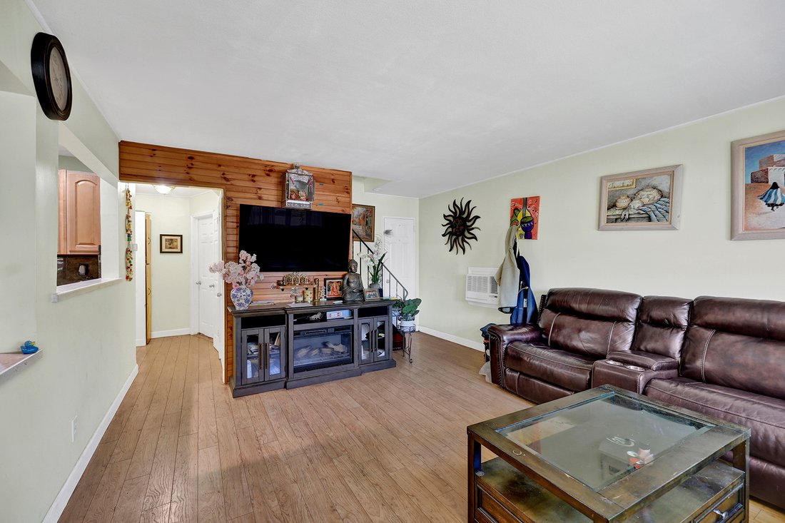 House in Elmont, New York, United States 4 - 18675296