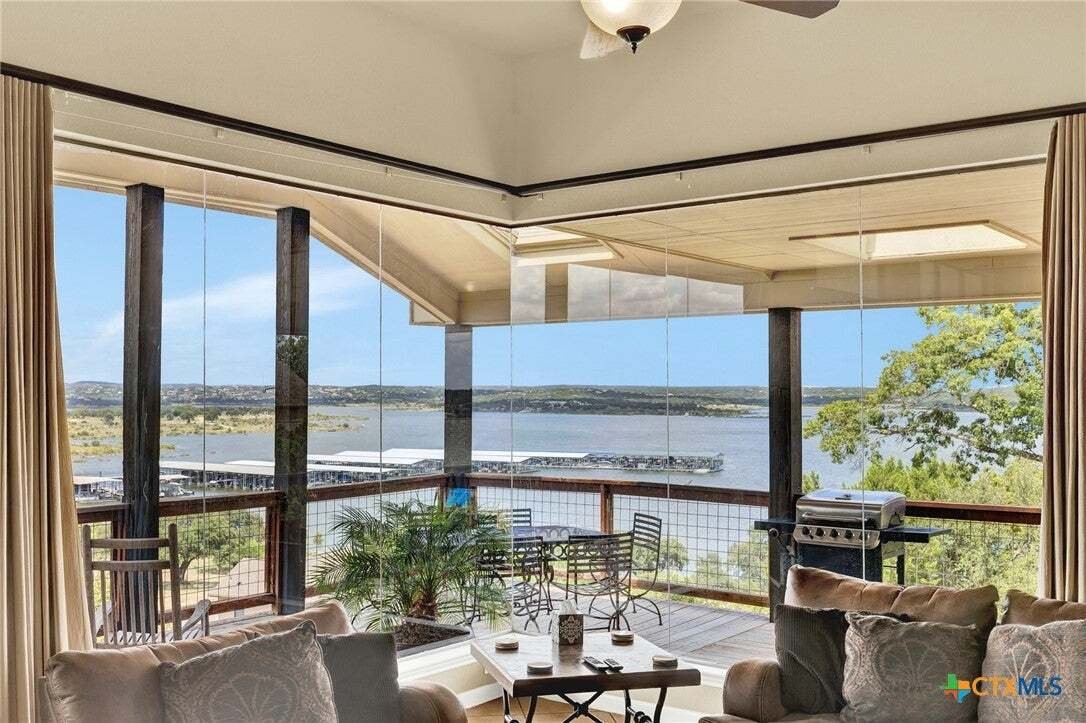 Casa a Canyon Lake, Texas, Stati Uniti 1 - 18676711