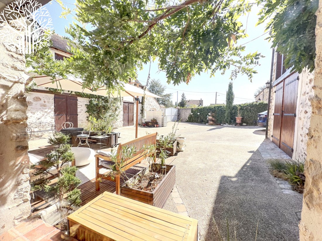 House in Perthes, Ile-de-France, France 1 - 16983343