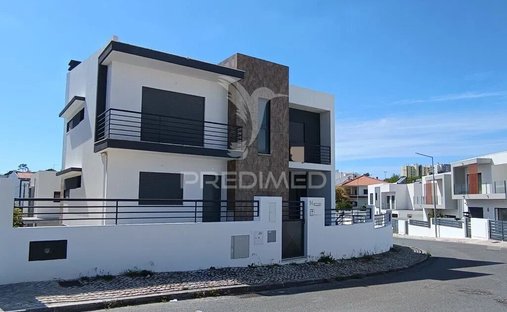 House in Laranjeiro e Feijo, Setubal, Portugal 1