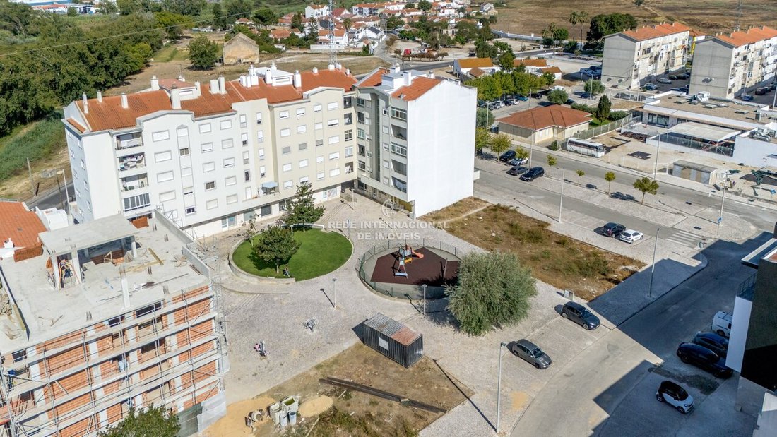 Estate in Palhais e Coina, Setubal, Portugal 3 - 18679087