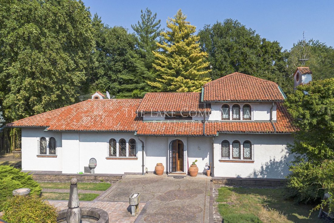 Villa in Cadorago, Lombardy, Italy 2 - 18679270