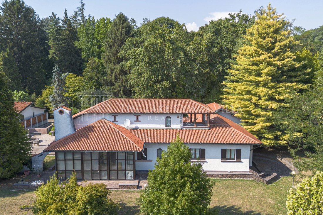Villa in Cadorago, Lombardy, Italy 3 - 18679270