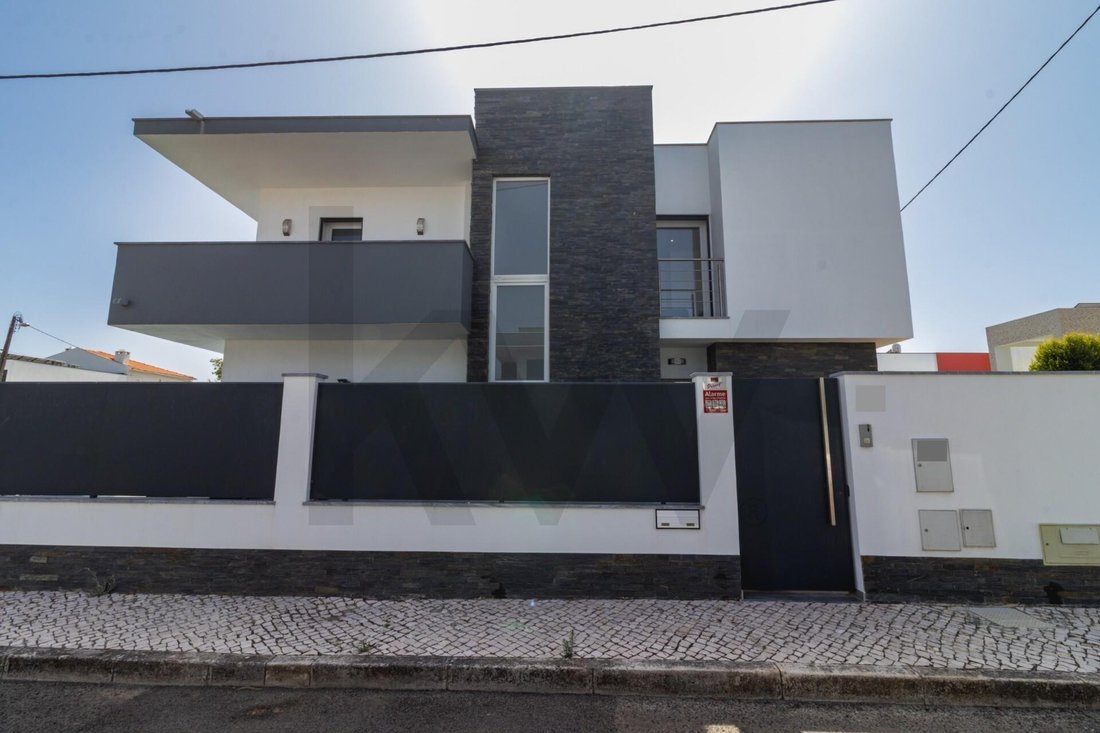 Townhouse in Alcabideche, Lisbon, Portugal 4 - 18679094