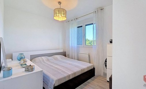 House in Saint-Julien-en-Genevois, Auvergne-Rhône-Alpes, France 1