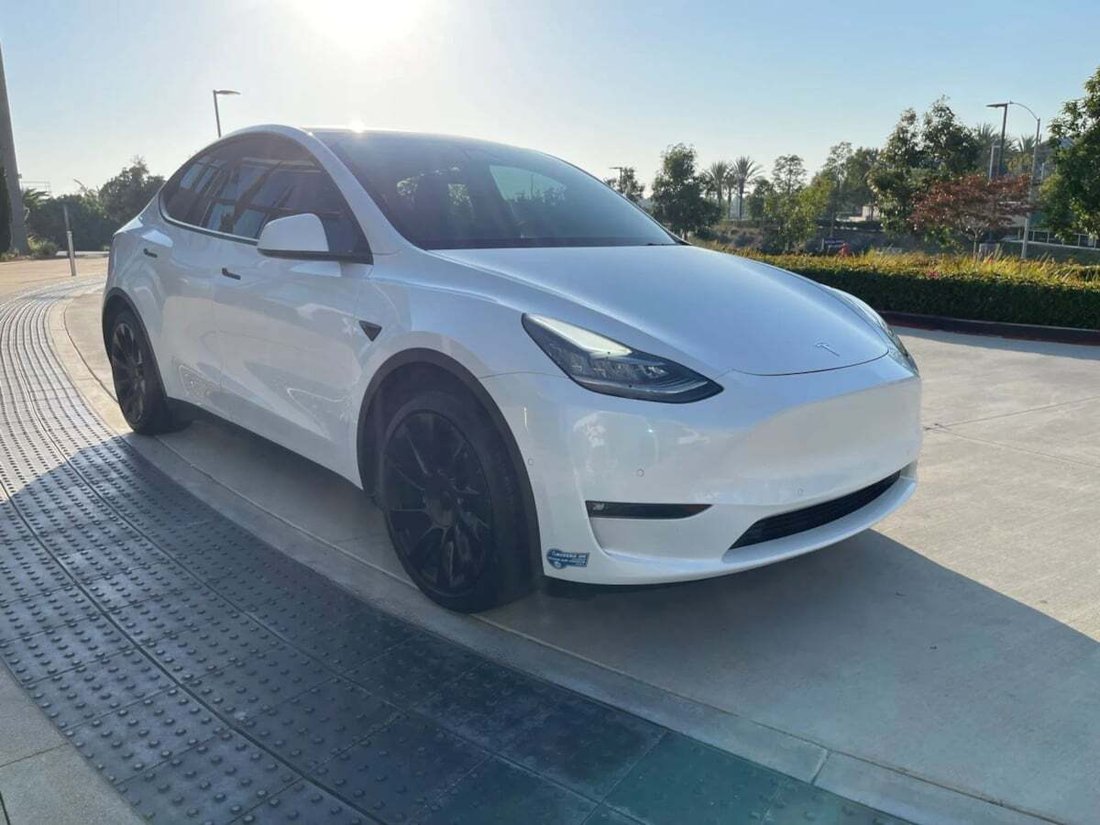 Suv in Newport Beach, CA, United States 3 - 18666719