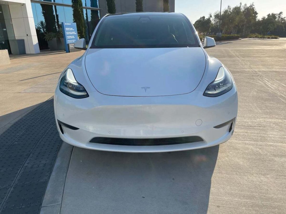 Suv in Newport Beach, CA, United States 2 - 18666719