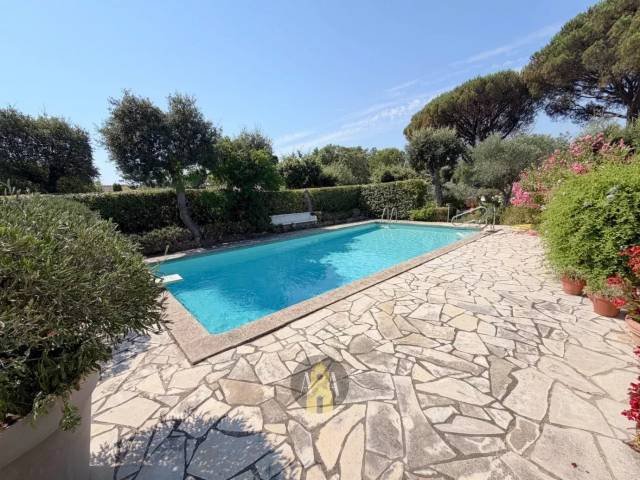 House in Grimaud, Provence-Alpes-Côte d'Azur, France 4 - 18653499